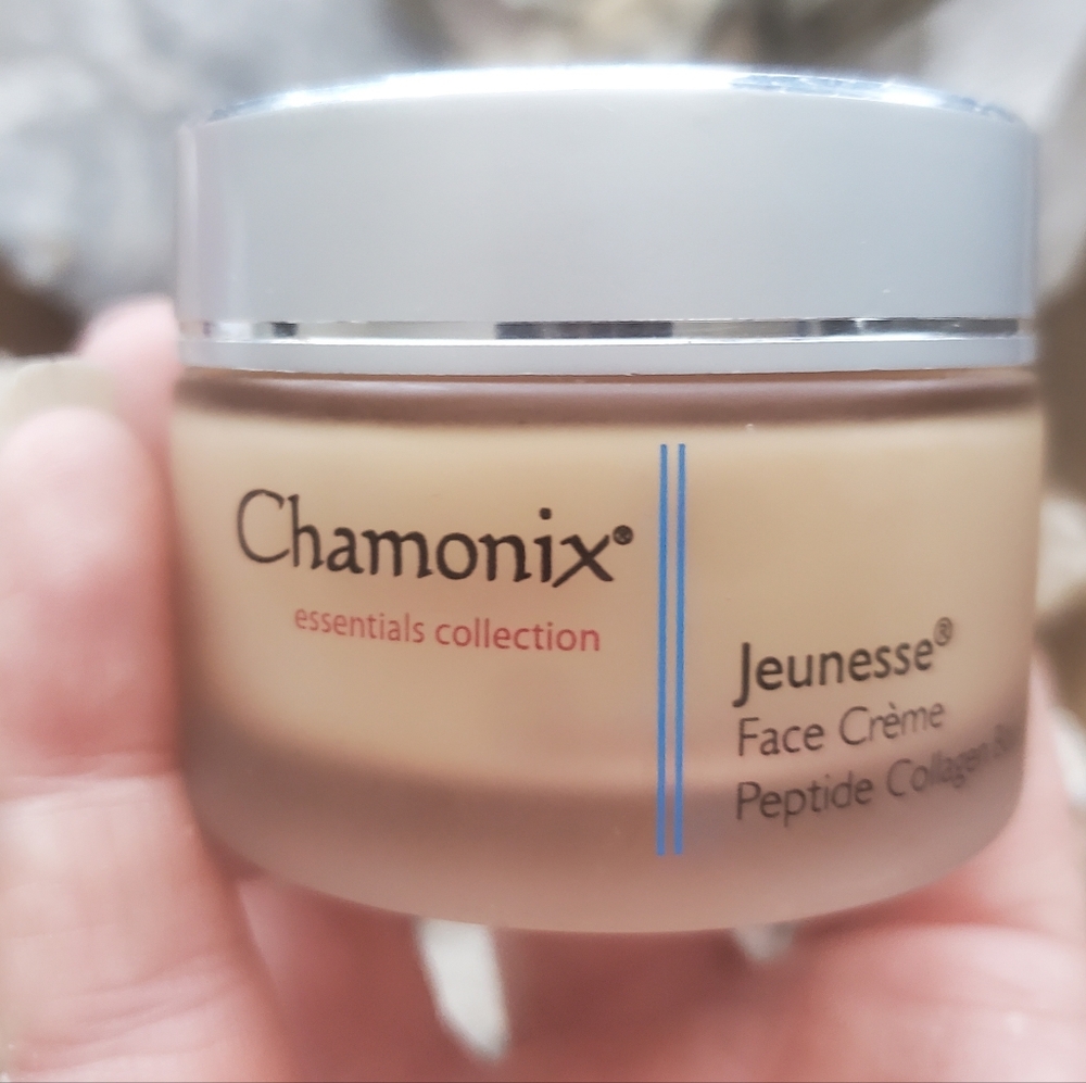 New Chamonix Jeunesse Face Crème Peptide Collagen Booster.